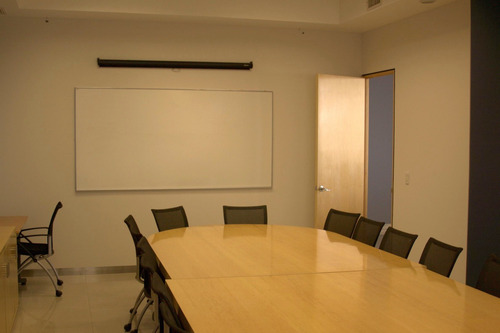 Imagen 4 de 8 de Cómoda Oficina Terminada Y Amueblada En Edifico Inteligente