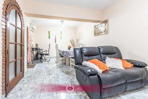 Venta Casa Terreno 126m² En Boedo Almagro Con 277m² Construidos 3 Terrazas Patio Quincho Parrilla