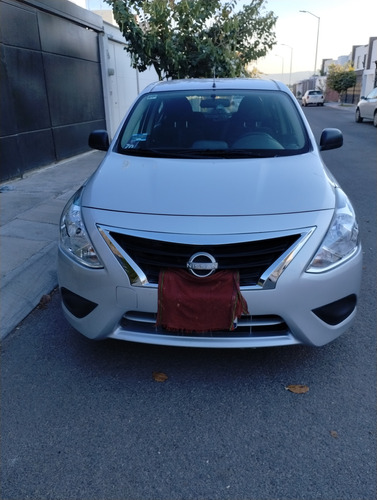 Excelente Nissan V Drive Color Plata Muy Buenas Condiciones!