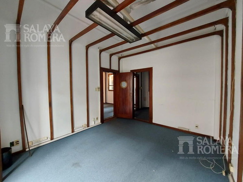 Imagen 9 de 17 de Oficina En Venta - Tribunales Con Un Encanto Diferente