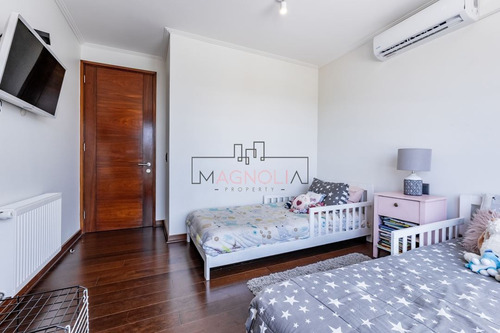 Casa En Venta De 5 Dorm. En Lo Barnechea