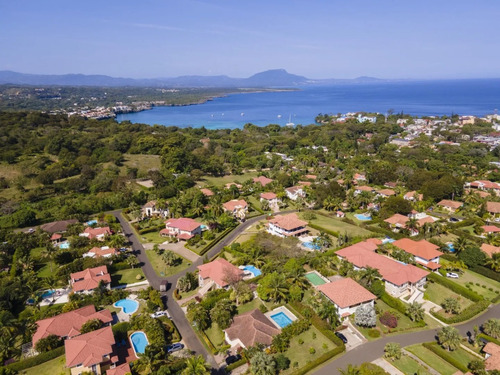 Villa De Lujo Amueblada En Sosua Puerto Plata Vista Al Mar, Se Puede Recibir Algo De Permuta En Santo Domingo 