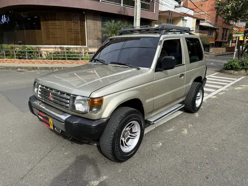 Mitsubishi Montero 3.0 V13