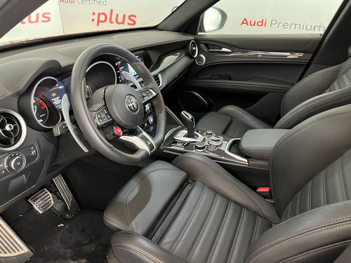 Alfa Romeo Stelvio 2.9L Quadrifoglio Verde V6 Bi-Turbo At
