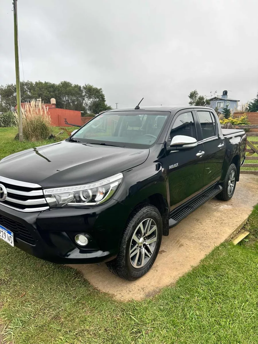 Toyota Hilux 2.8 Cd Srx 177cv 4x4