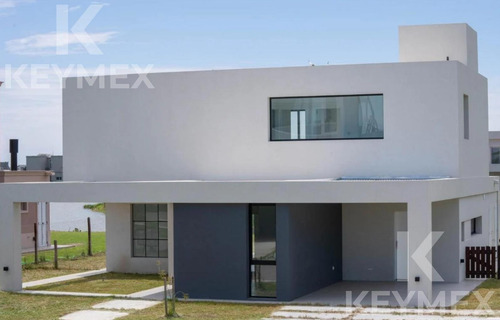 Casa En Venta Barrio Magallanes Frente Al Lago