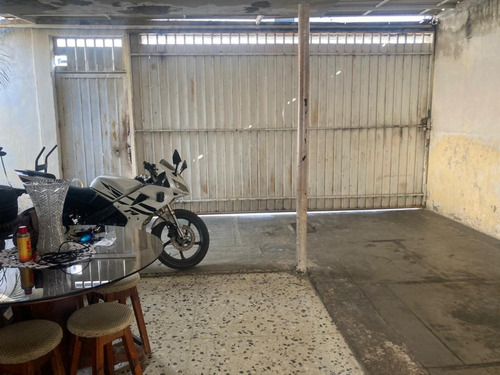 Casa Con Potencial Comercial Los Sauces, Valencia Plc-983