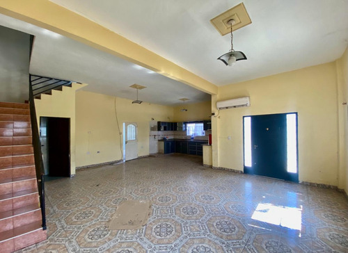 Casa Triplex Venta Moreno