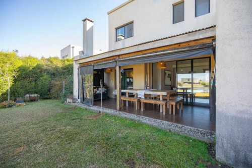 Venta Casa 5 Amb. BÂș San Benito - Benavidez