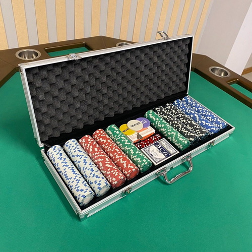 Maletin De 500 Fichas De Poker Con 2 Barajas Y Dados.
