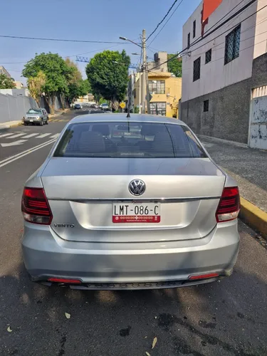 Volkswagen Vento 1.6 Highline At