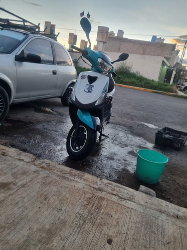 Motoneta D 125 Azul Con Blanco
