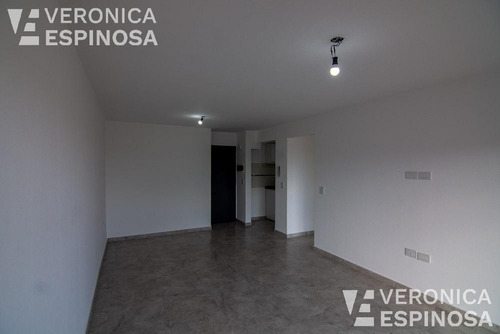 Departamento Dos Ambientes En Venta, Haedo.
