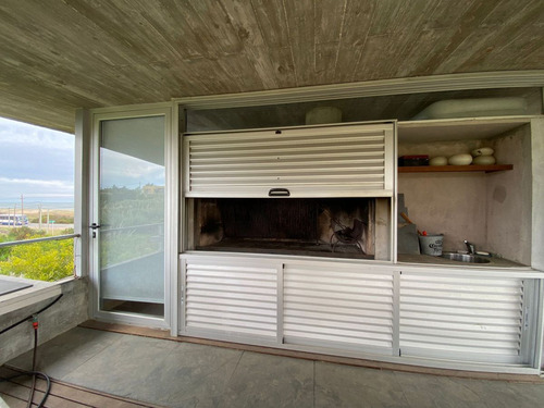 Casa En Alquiler Por Temporada De 4 Dormitorios En Punta Piedras (ref: Bpv-8720)