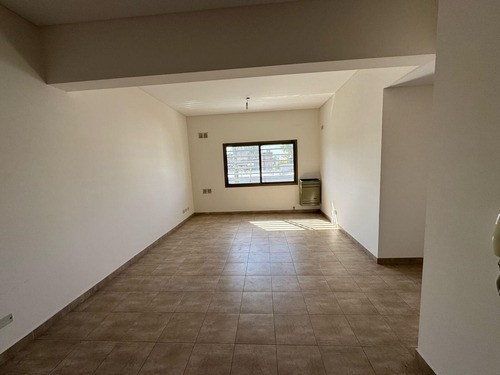 5 Dptos/oficinas En Pa En Block - 250 M² Edif. - San Justo