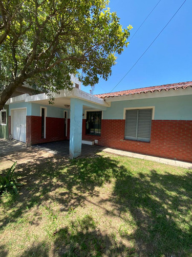 Casa En Venta En Colonia Caroya 3 Dorm + Dpto A Reciclar