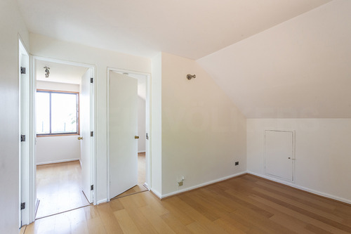 Casa En Venta - San Carlos De Apoquindo