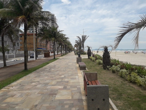 Imagem 12 de 14 de Kitnets Na Praia. Prédio Pé Na Areia Frente Mar