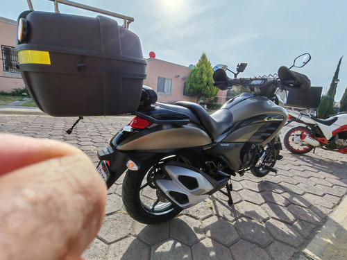 Motocicleta Para Viajar Y Urbana