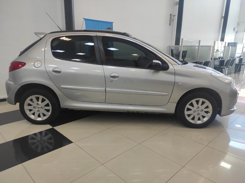Peugeot 207 1.6 Xt 2009