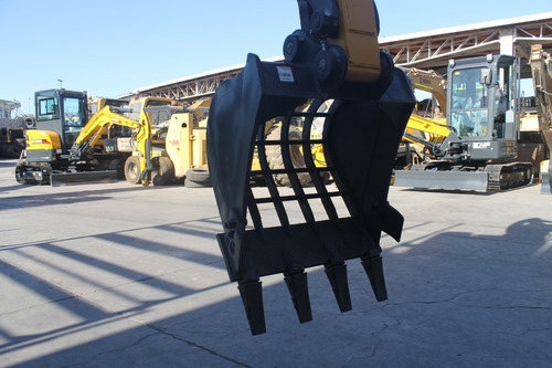 Balde Cucharon Esqueleto Rejado Para Miniexcavadora