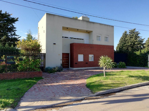 Imagen 2 de 23 de Venta Casa 2 Dormitorios B.patagonia Con Pileta