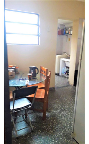 Ph Retasado!! En Castelar Sur, Son Dos Ufs Un Tres Ambientes Y Un Monoambiente