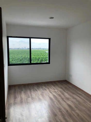 Hermosa Residencia En Venta En Solares