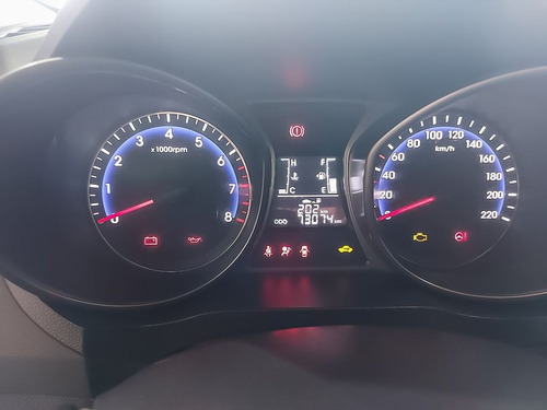 Imagem 8 de 13 de Hyundai Hb20x 1.6 16v Style