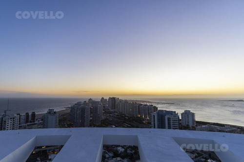 Imagen 6 de 30 de Apartamento De Un Dormitorio En Piso 21 , Garage, Edificio Con Amenities