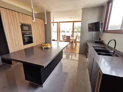 Imagen 9 de 22 de Oportunidad!! Hermosa Y Luminosa Casa Moderna En Chicureo