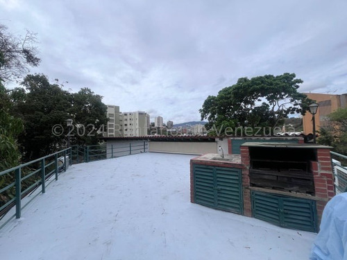 Impecable Y Bello Apartamento En Alquiler Ubicado En San Román 24-22455