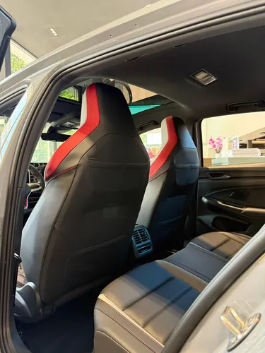 Volkswagen Golf GTI 2.0L Turbo 265Hp Dsg7