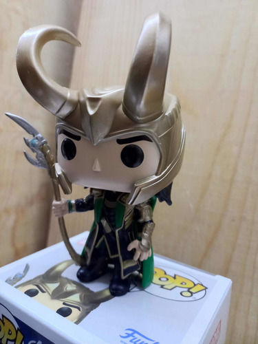 Funko Pop! Loki Con Cetro 62706 De La Coleccion Marvel Avengers Figura De Accion Glow #985