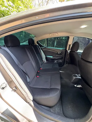 Nissan Versa Advance 1.6 Mt