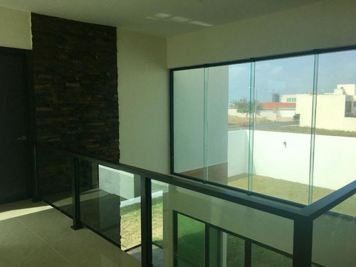 Imagen 20 de 30 de Hermosa Residencia De Lujo Con Grandes Espacios Vista Al Mar Y Gran Jardín !