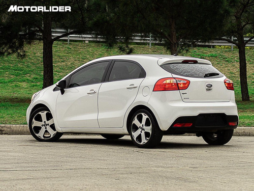 Imagen 3 de 24 de Kia Rio New 1.4 Extra Full | Permuta / Financia