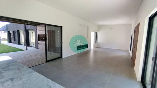 Venta Casa 4d A Estrenar Golf Punta A Metros Del Mar