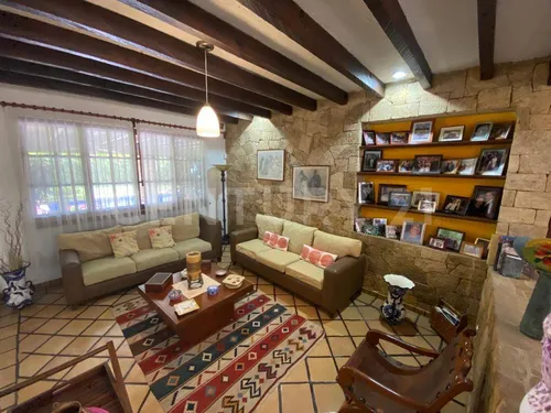 Residencia En Venta, Colonia Huertas Del Llano, Jiutepec, Morelos