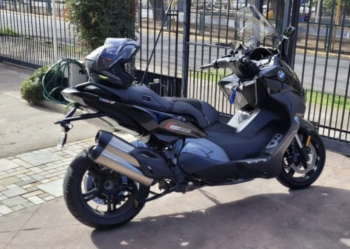 Maxi Scooter , 650 Cc, Automática Con Sus Servicios Al Dia