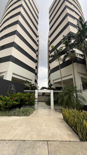 Apartamento En Venta En El Parral Res Omega (ac)