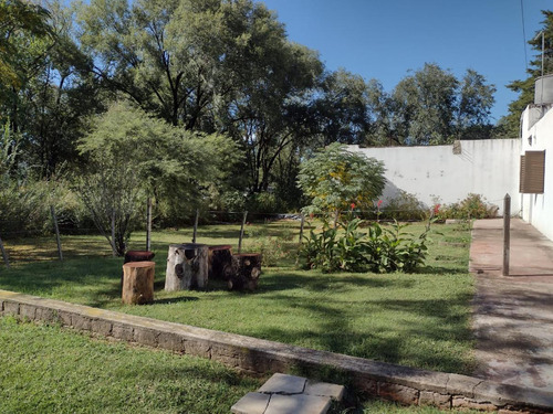 Local - Villa Parque Siquiman