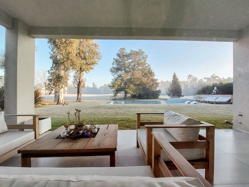 Venta De Casa 5 Ambientes En Saint Thomas Este, Canning