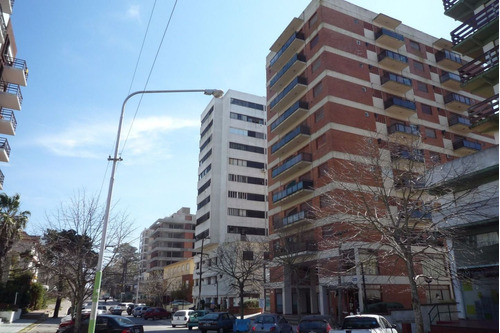 Departamento En Venta - Zona: Centro / Ref: 2162