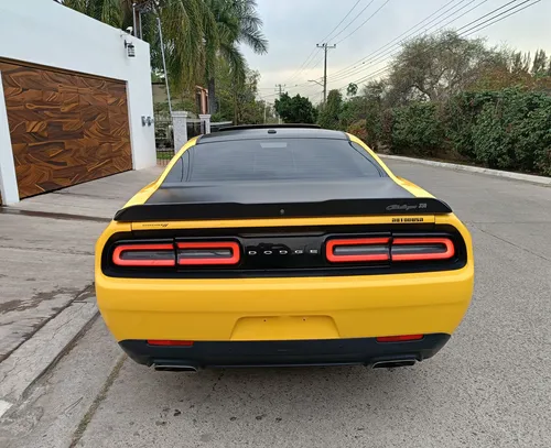 Dodge Challenger 6.2 Srt Hellc At