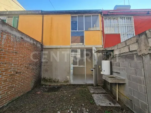 Casa En Venta En Galaxia La Laguna, Cerca De Bulevar Carmelitas.