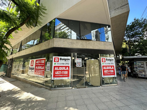 Local En Esquina En Recoleta A Estrenar