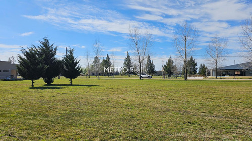 Terreno En Venta Al Golf De 1800 M2 En Fincas De San Vicente
