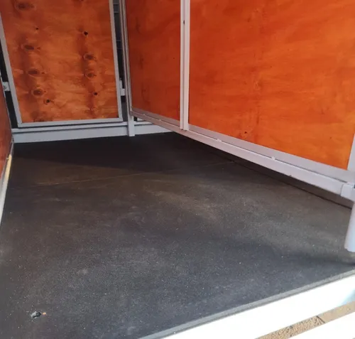 Acoplado Trailer Cerrado Full 2 Caballos Batan Piso Goma