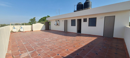 Edificio En Venta O Renta A Un Costado De La Unidad Deportiva De Av. Lazaro Cardenas